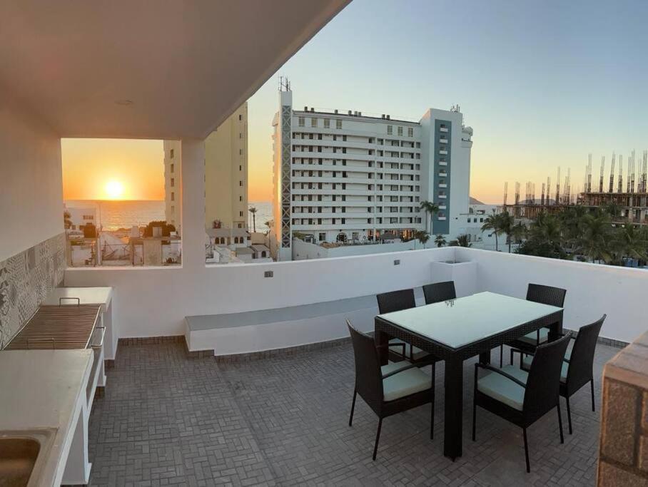 2Br/2Ba Condo 1 Block To Ocean! - Unit #5 Mazatlán Zewnętrze zdjęcie