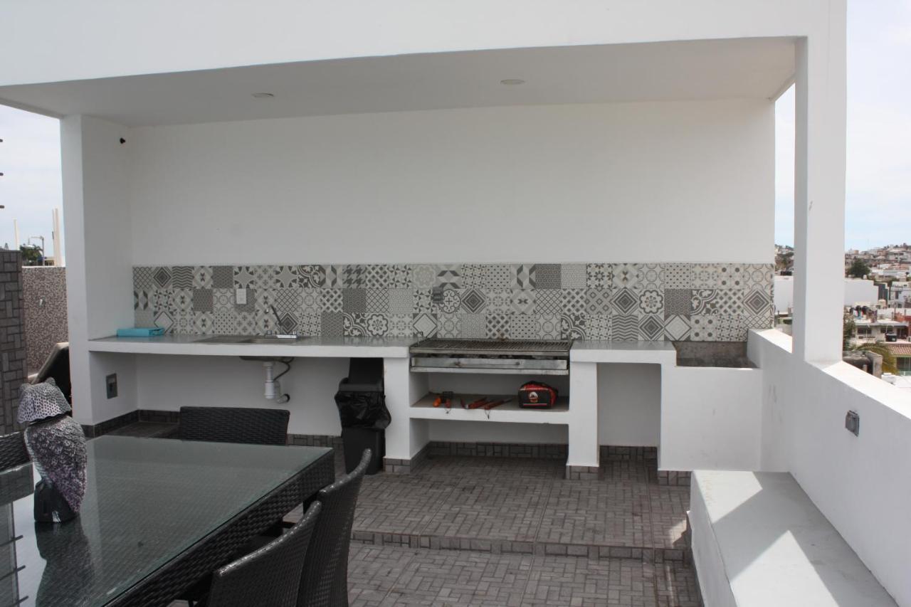 2Br/2Ba Condo 1 Block To Ocean! - Unit #5 Mazatlán Zewnętrze zdjęcie