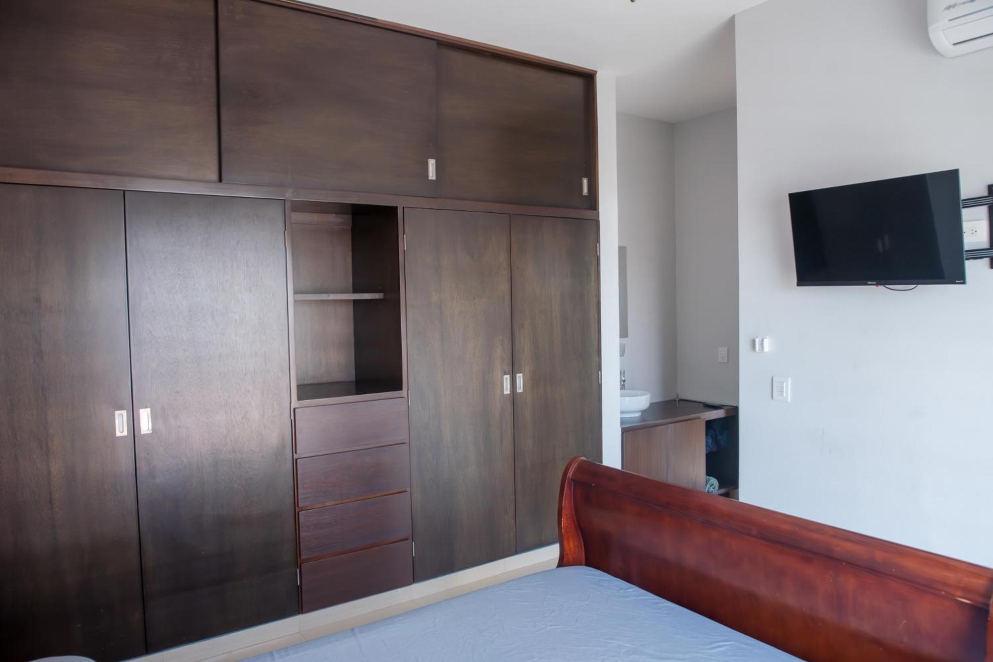 2Br/2Ba Condo 1 Block To Ocean! - Unit #5 Mazatlán Zewnętrze zdjęcie